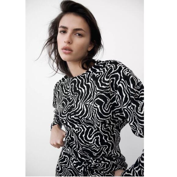 Zara longline jacquard top black and white abstract lines large fall - Picture 2 of 9